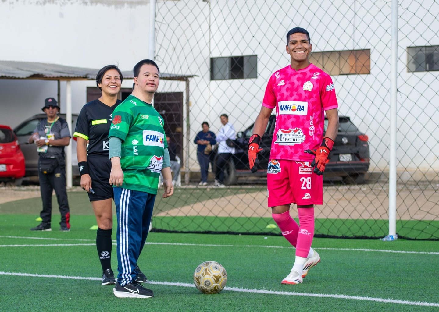 Club Santo Domingo cumple el sueño de joven hincha chachapoyano en emotivo acto deportivo – Notifrontera