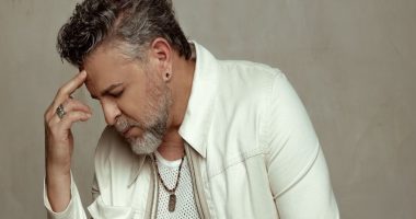 Luis Enrique reacciona tras ganar su tercer Grammy Latino con «Aguacero»

 – Notifrontera