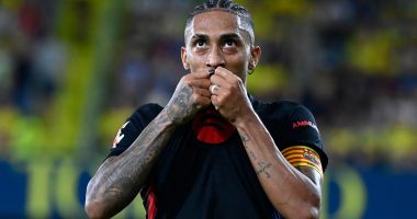 Rafinha salva por partida doble al Barça ante Osasuna y consolida el liderato

 – Notifrontera