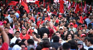 Miles de partidarios del gobierno protestan contra el «golpe electoral» en Honduras

 – Notifrontera