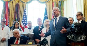 La administración Trump anuncia medidas para prohibir el tratamiento de reasignación de género para los jóvenes

 – Notifrontera