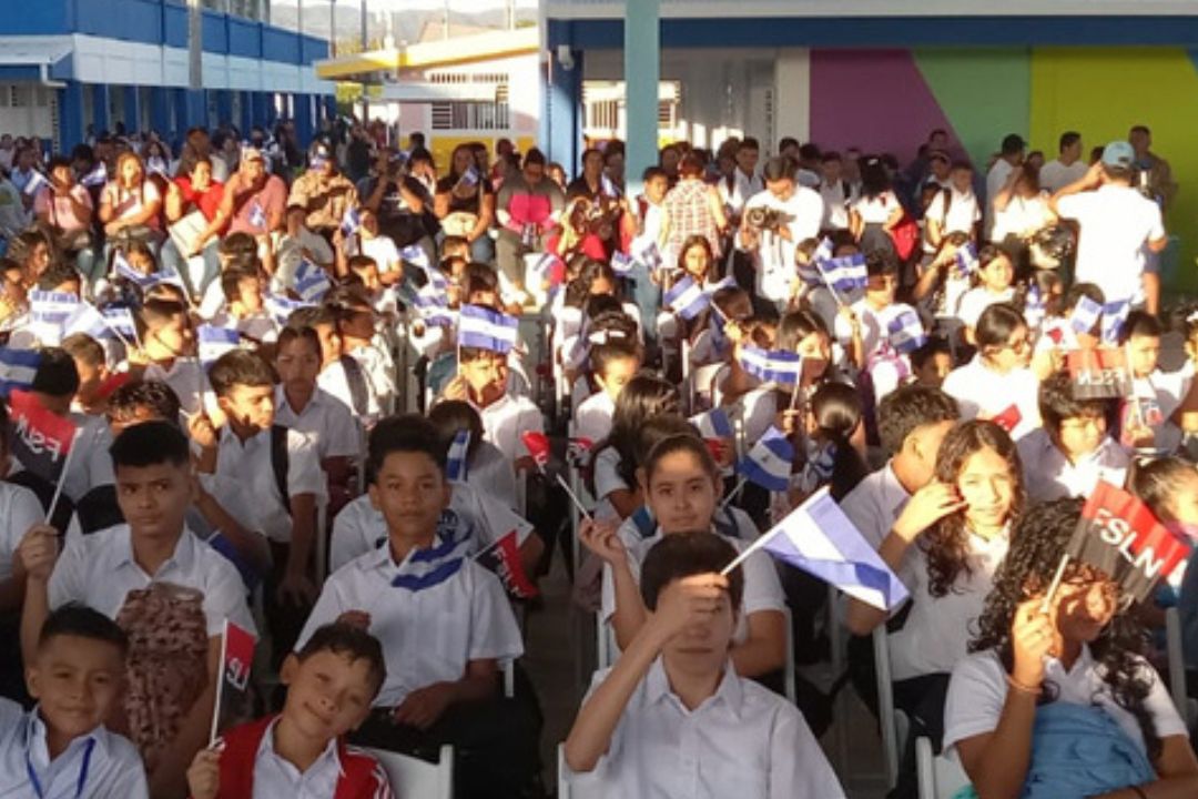 Comienza el año escolar con banderas del FSLN y medidas de seguridad en las escuelas

 – Notifrontera